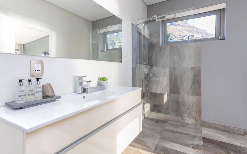 8 Bedroom Property for Sale in Llandudno Western Cape